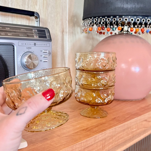 Vintage 4 Piece Stackable Textured Short Coup Cocktail Dessert Glasses 70s 80s - Picture 1 of 5